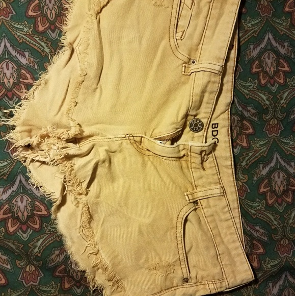 Shorts - Picture 2 of 3